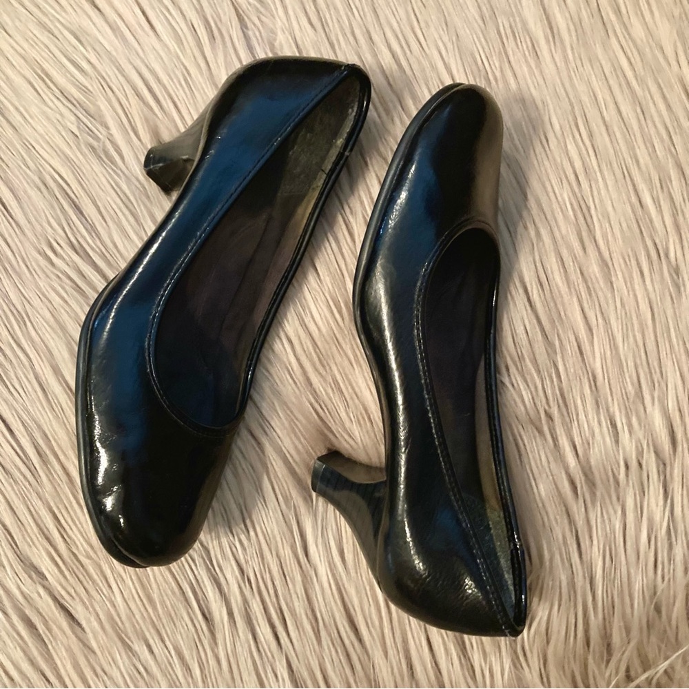 Aerosoles black pumps 6.5